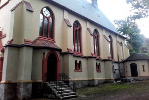 Fassadenbau Kirche